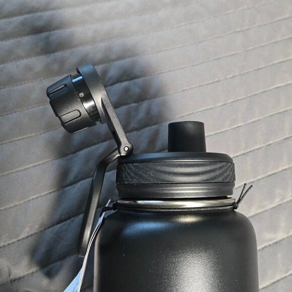 NWT Lululemon Back to Life Sport Bottle 32oz - Black Stainless - Picture 3 of 5